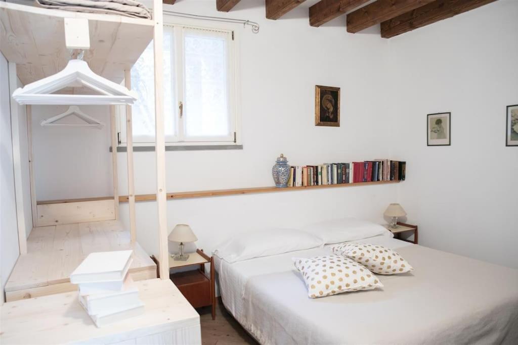 Iseolakerental - Casa Rododendro Sulzano Buitenkant foto